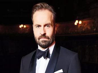 A pciture of Alfie Boe.